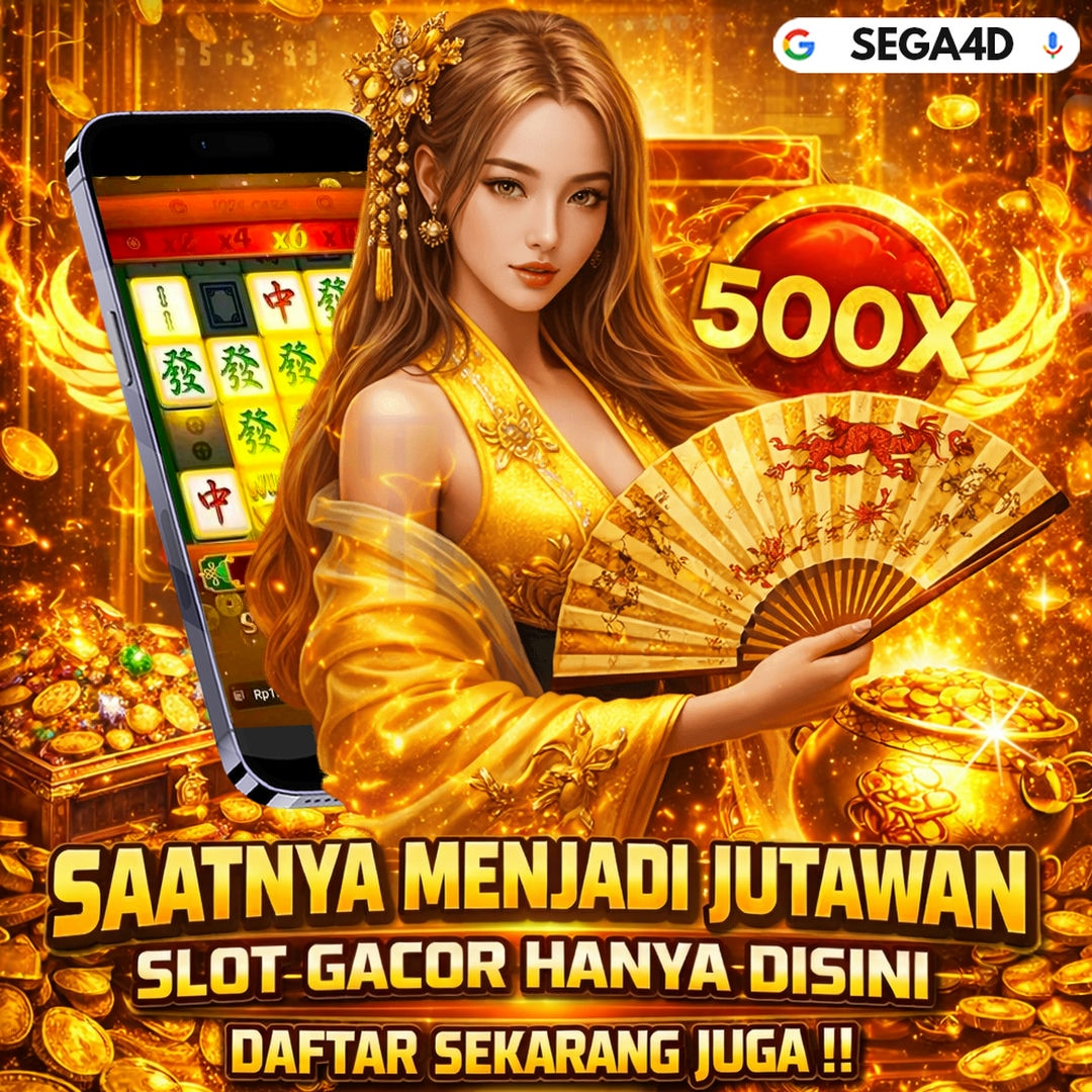 Poster SEGA4D dengan tokoh berbusana emas, kipas, dan ilustrasi game pada ponsel
